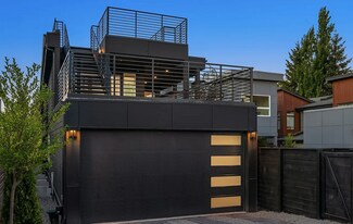 421 14th Ave W in Kirkland, WA - Building Photo