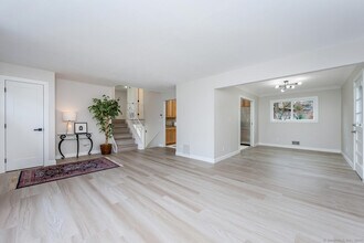 14 Amherst Rd in Greenwich, CT - Building Photo - Building Photo