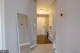 5932 Founders Hill Dr in Alexandria, VA - Building Photo - Building Photo