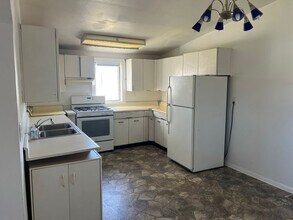 211 Anne St in Dekalb, IL - Building Photo - Building Photo