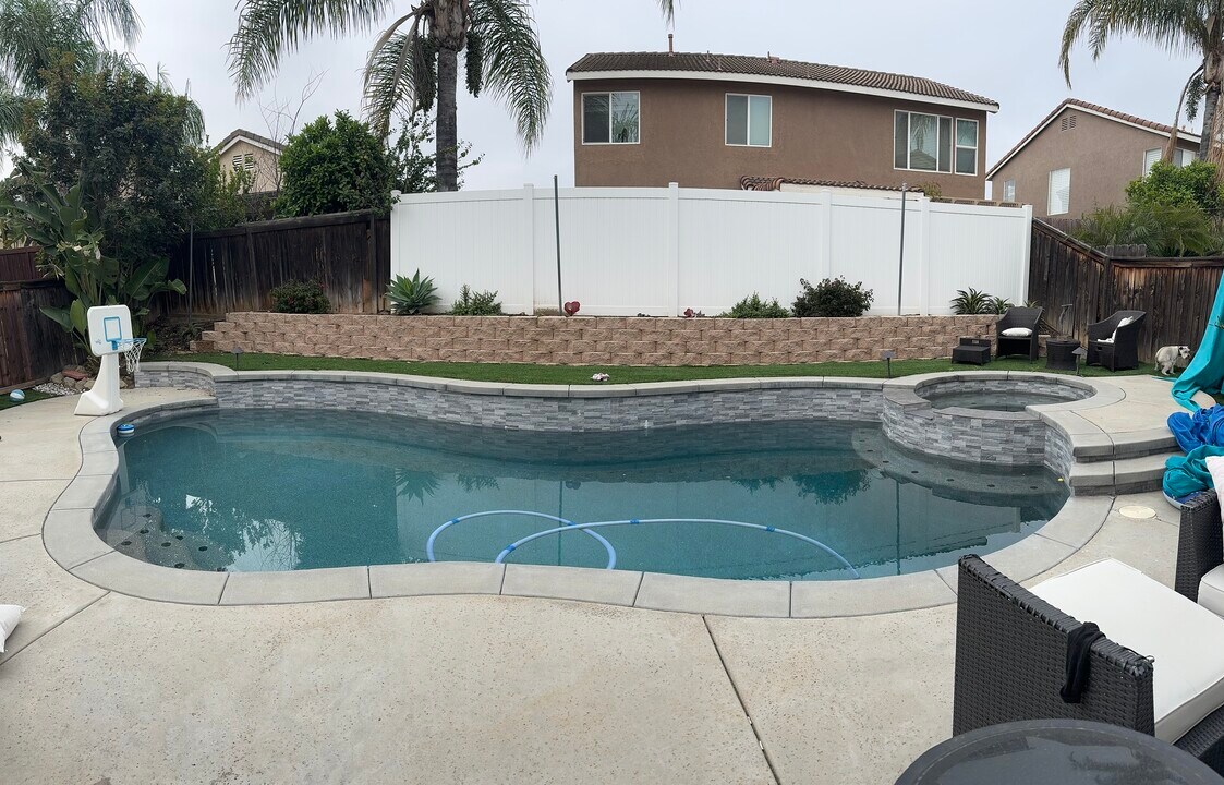 9177 Lantana Dr in Corona, CA - Building Photo