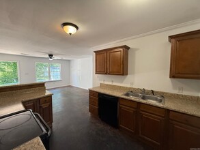 8904 Eskabar Dr in Benton, AR - Building Photo - Building Photo