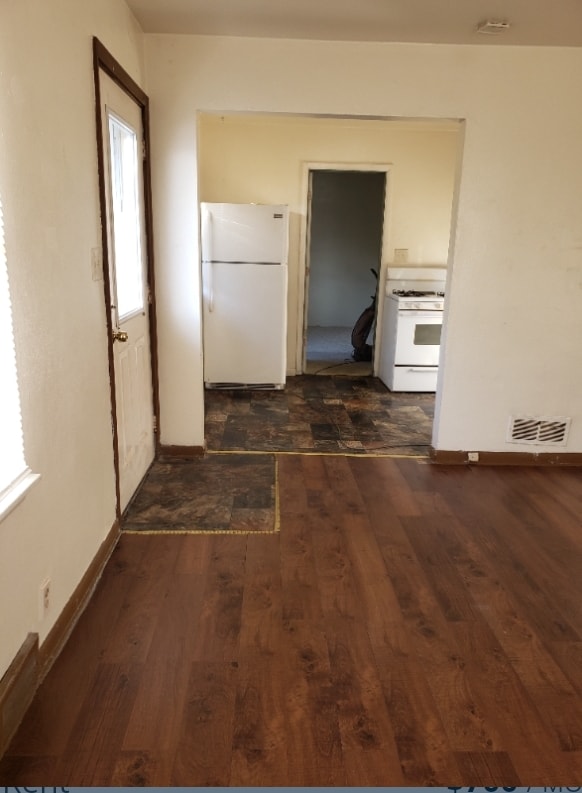 1005 Garfield Ave, Unit 4 in Rockford, IL - Building Photo - Building Photo