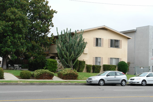 14001 Moorpark St in Sherman Oaks, CA - Building Photo - Building Photo