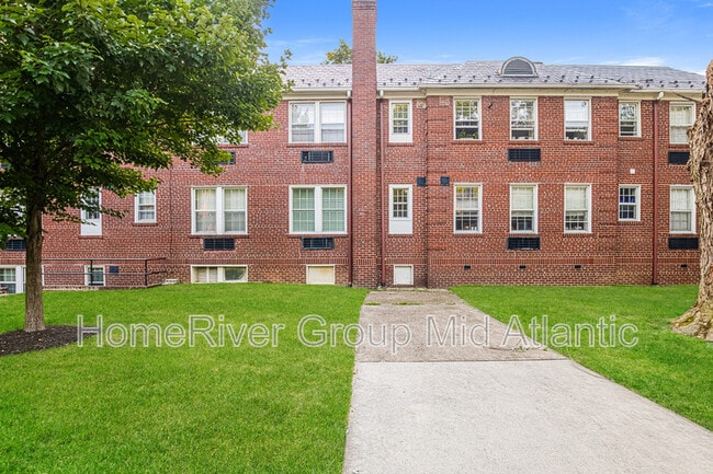 property at 715 S Washington St