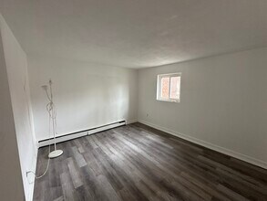 28 Bryon Rd, Unit 1 in Boston College, MA - Building Photo - Building Photo