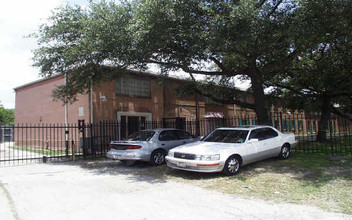 Westbury Square Apartments in Houston, TX - Building Photo - Building Photo