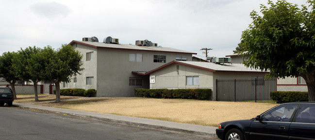 3790 Hazelwood St in Las Vegas, NV - Building Photo - Building Photo