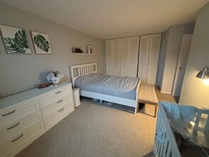 304 Regency Park Dr in Agawam, MA - Building Photo - Building Photo