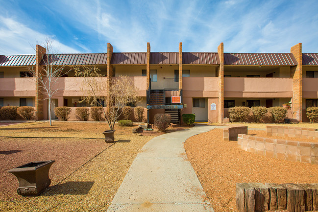 The Heights at Tramway in Albuquerque, NM - Building Photo - Building Photo