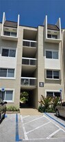 7707 Camino Real in Miami, FL - Building Photo
