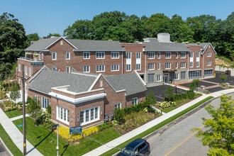 100 East in Greenwich, CT - Building Photo - Building Photo