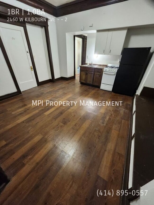property at 2460 W Kilbourn Ave