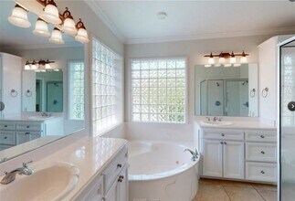 821 Plum Hollow Dr in College Station, TX - Building Photo - Building Photo