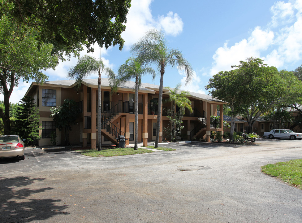 Boca Heights Apartments in Boca Raton, FL - Building Photo