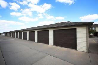 Autumn Park Apartments in Grand Island, NE - Building Photo - Building Photo