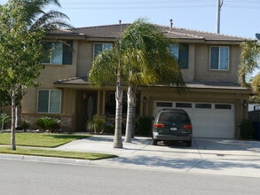 16395 Twinberry Ct in Fontana, CA - Building Photo - Building Photo