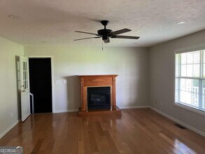 5075 Mills Dr in Cumming, GA - Building Photo - Building Photo