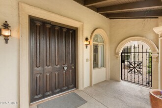 6701 N Scottsdale Rd in Scottsdale, AZ - Building Photo - Building Photo