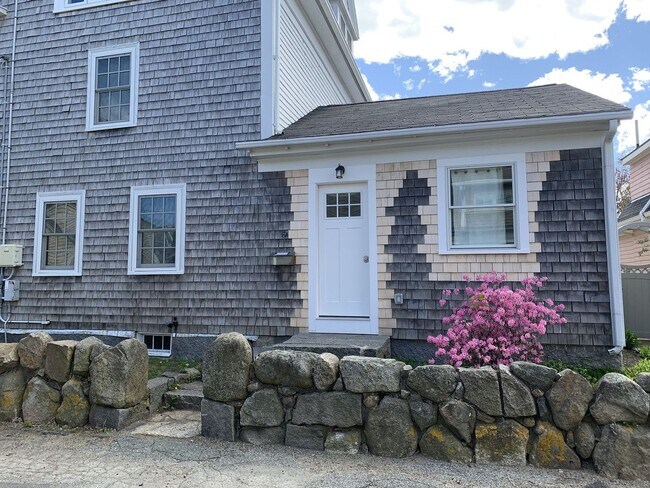 property at 6 Mill Ln