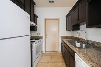 10510 Sandia Dr in Laredo, TX - Building Photo - Building Photo