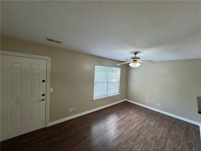 902 S Wood Ave in Fayetteville, AR - Building Photo - Building Photo