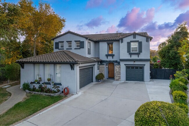 1107 Shadowcrest Ln in Fallbrook, CA - Foto de edificio - Building Photo