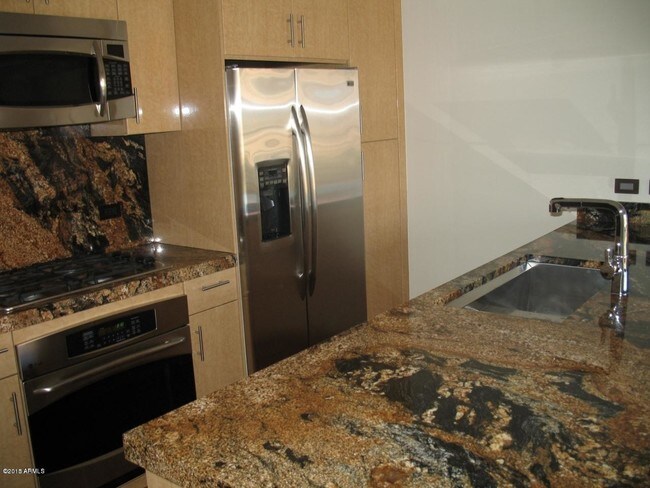 7131 E Rancho Vista Dr-Unit -6002 in Scottsdale, AZ - Building Photo - Building Photo