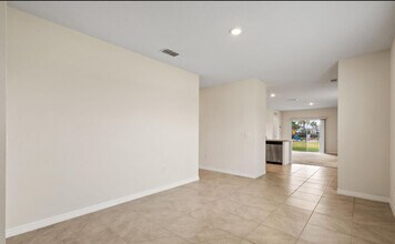 4529 Blue Rock Dr in Sanford, FL - Building Photo - Building Photo