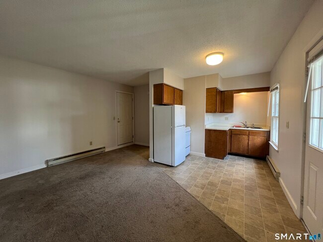 261 Broad St in Meriden, CT - Building Photo - Building Photo