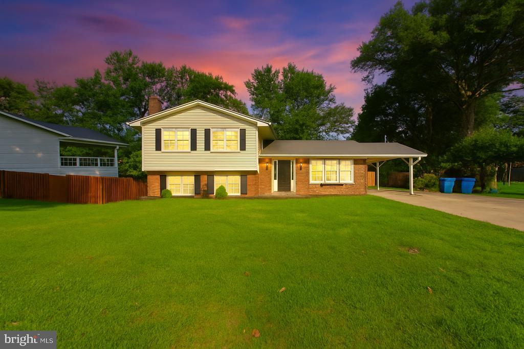 1730 Pine Valley Dr in Vienna, VA - Building Photo
