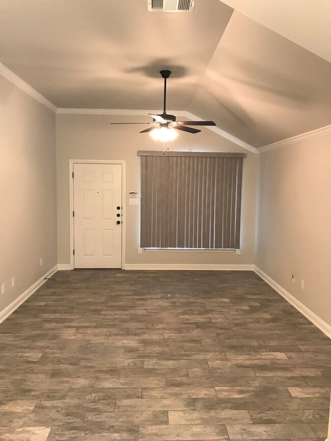 5811 Luminous Ln in Killeen, TX - Building Photo - Building Photo