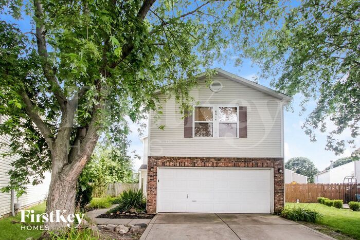 6614 Black Antler Dr in Indianapolis, IN - Foto de edificio