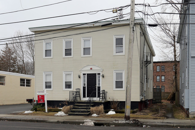 70 Washington St in Bristol, RI - Foto de edificio - Building Photo