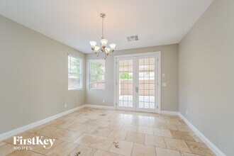 8649 Green Ridge Ave in Las Vegas, NV - Foto de edificio - Building Photo