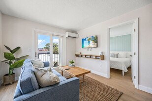 637 S Orlando Ave in Cocoa Beach, FL - Building Photo