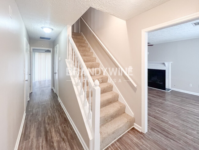 2259 Hampton Dr in Decatur, GA - Foto de edificio - Building Photo