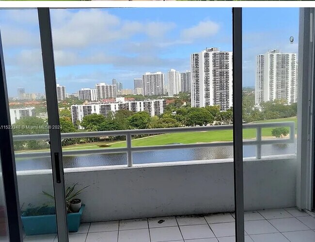 20355 NE 34th Ct, Unit 1229 in Aventura, FL - Building Photo - Building Photo