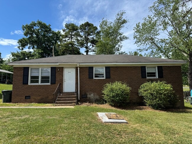property at 1813 Ashcraft Ave