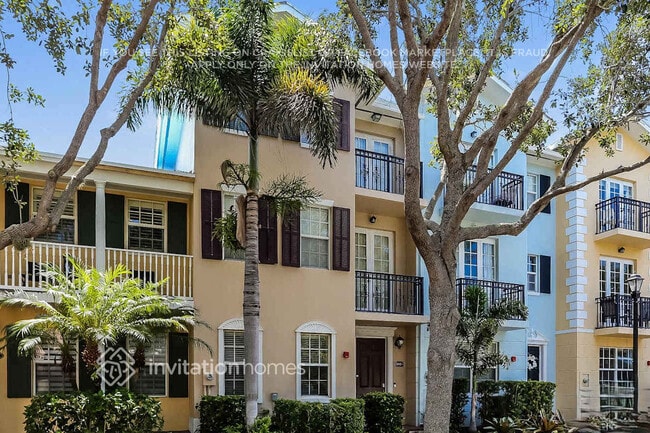 property at 1018 E Heritage Club Cir