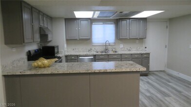 5844 Willard St in Las Vegas, NV - Building Photo - Building Photo