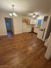 685 Brown St in Akron, OH - Building Photo - Building Photo