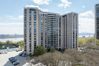 Atrium Palace Condominiums in Fort Lee, NJ - Foto de edificio - Building Photo