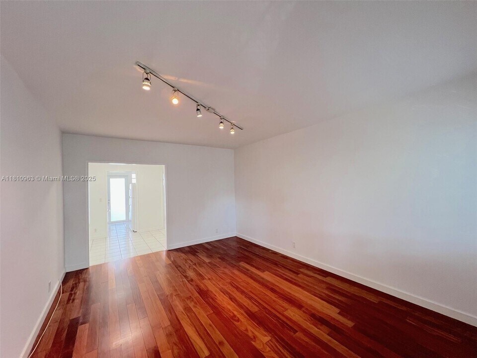 1235 Euclid Ave in Miami Beach, FL - Building Photo
