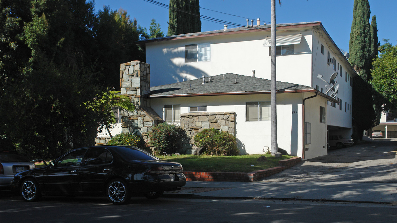 393 Waldo Ave in Pasadena, CA - Building Photo