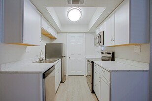 Two Two Cactus in Phoenix, AZ - Building Photo