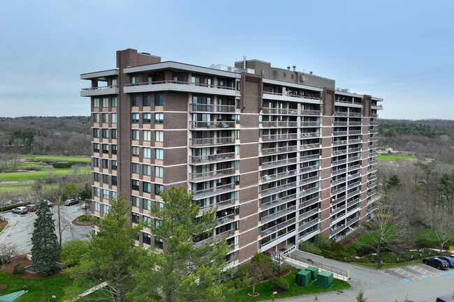 The Ferncroft Tower in Middleton, MA - Foto de edificio - Building Photo