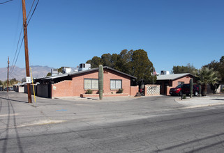 4145 E Fairmount St in Tucson, AZ - Foto de edificio - Building Photo