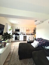 38 Ladds Ln, Unit 4 in Epping, NH - Foto de edificio - Building Photo