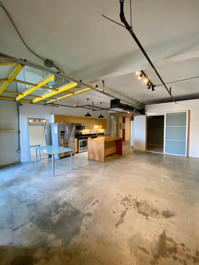 200 N San Fernando Rd in Los Angeles, CA - Building Photo - Building Photo